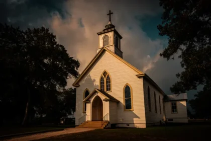 Michigan Church Fire: Shooting के बाद भड़की आग, 7 घायल, आरोपी Arrested